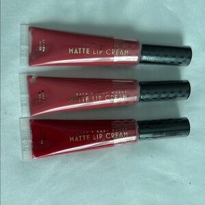 Bath & Body Works Matte Lip Cream - Red